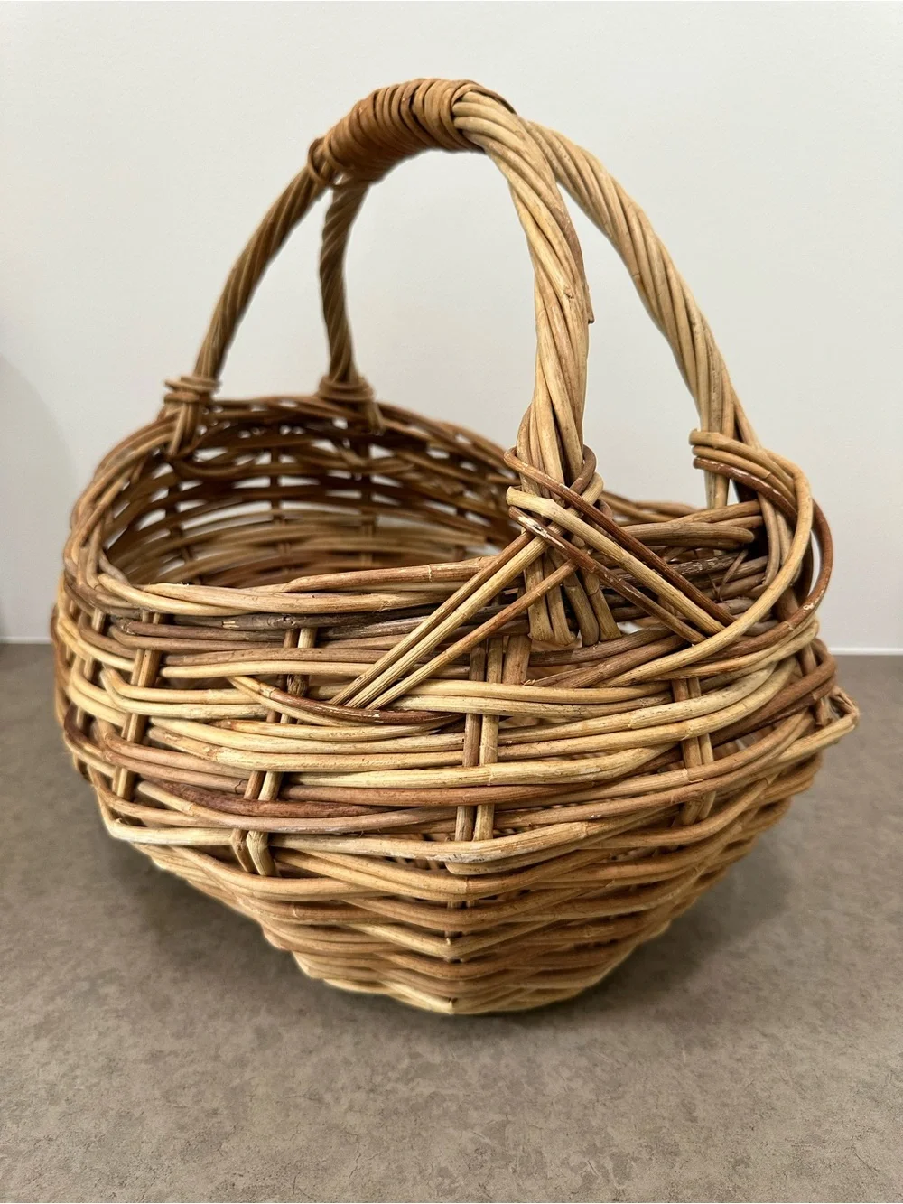 Vintage Rustic French Style Hand Woven Wicker Basket Harvest Gathering Handle